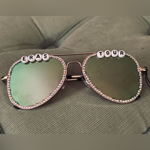 Taylor Swift Eras Tour Aviator Sunglasses - Picture 4 of 7